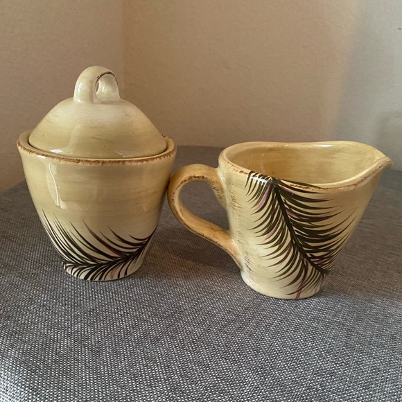 Tabletop Gallery, Peacock. Handcrafted and hand painted Sugar & Creamer - Picture 6 of 8